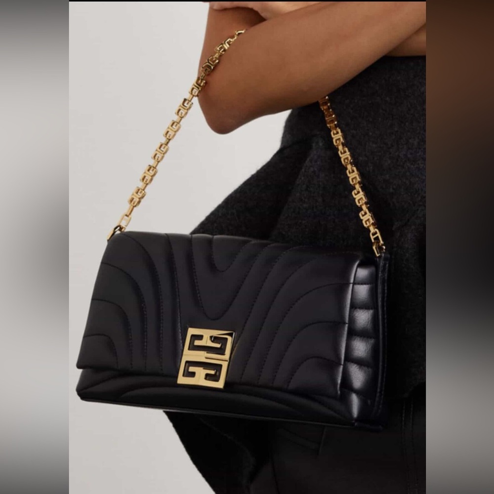 💯 authentic Givenchy shoulder & crossbody.